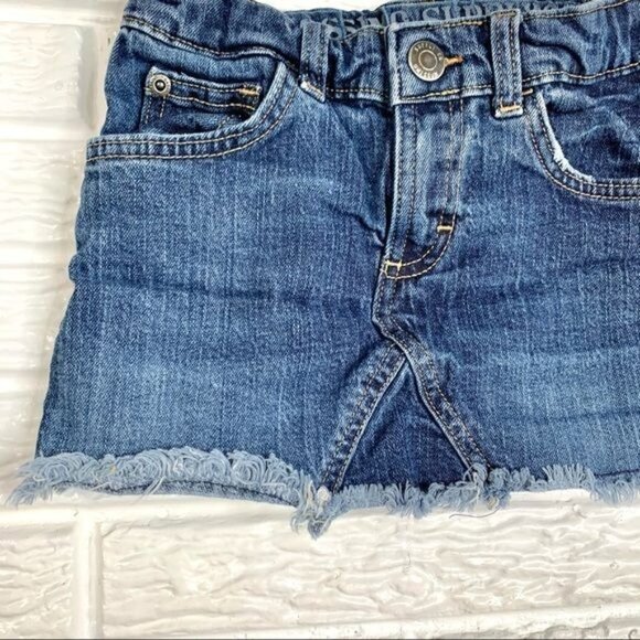 5/$25 Mossimo Girls Distressed Cut Off Jean Skirt Size Small - Picture 3 of 4